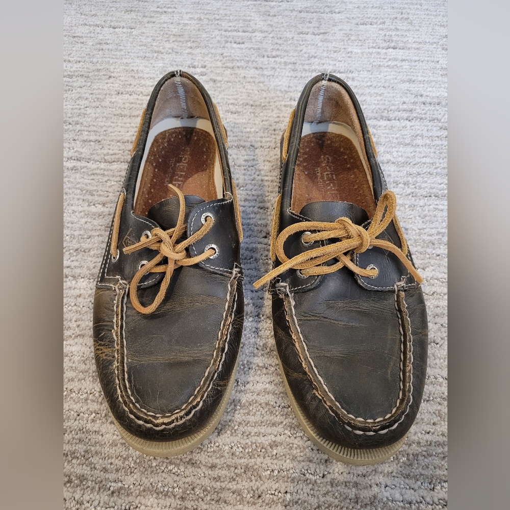 Sperry Men's size 9.5 Top-sider 2 eye leather boat shoes